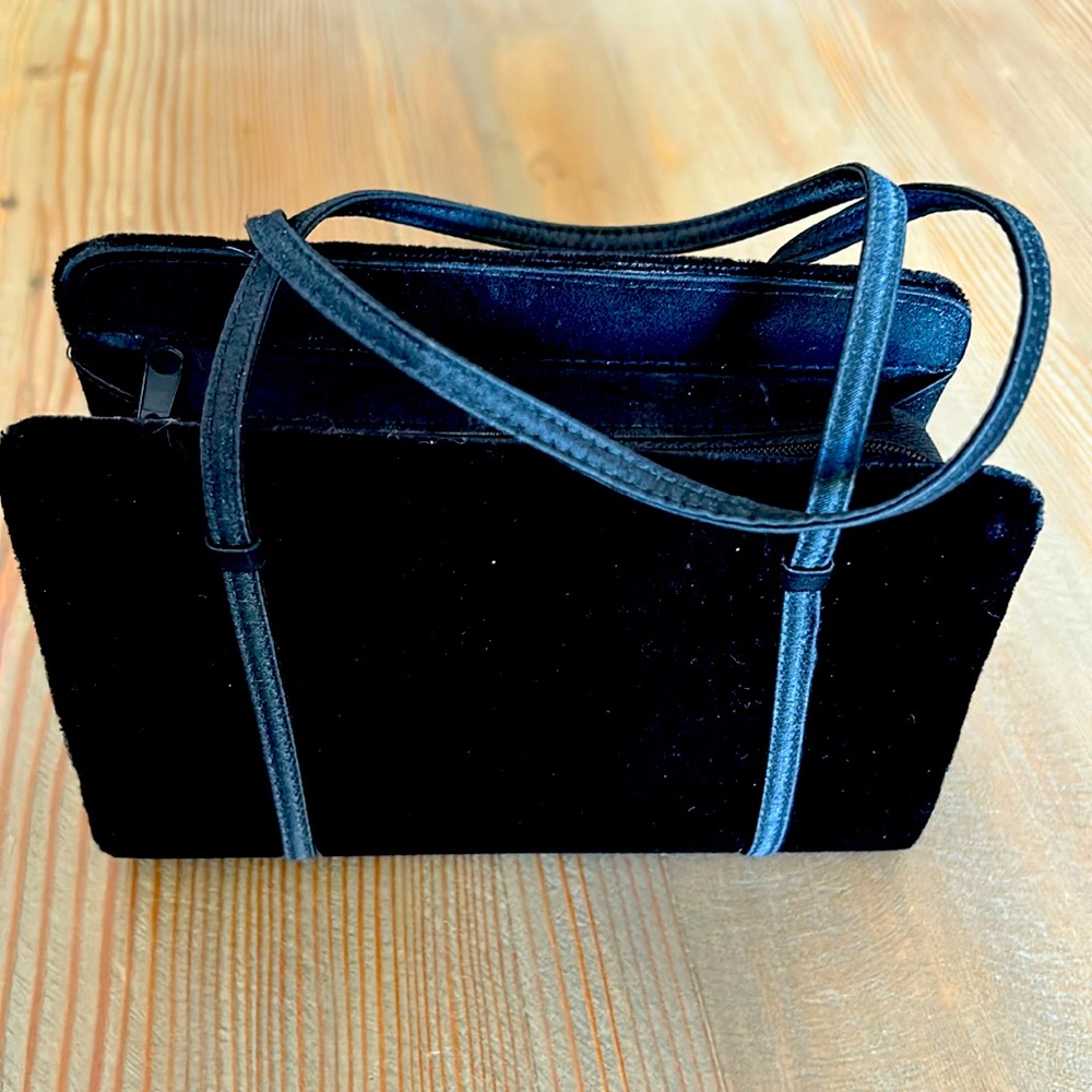 La Regale Black Velvet Evening Purse